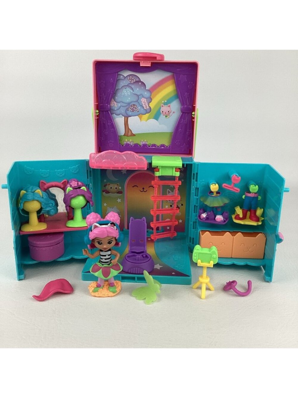 Gabby's Dollhouse Dress Up Closet Portable Carry Along Playset Figure COMPLETE